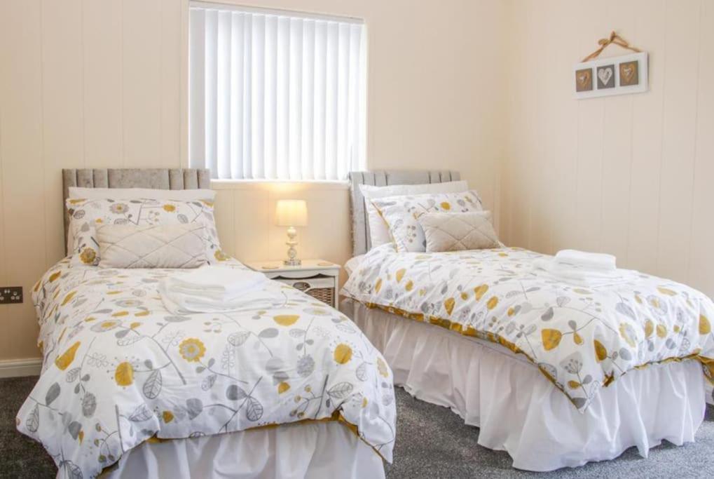 Fabulous Detached Lodge With Hot Tub Two Nights Minimum Stay Bridgnorth Exterior foto